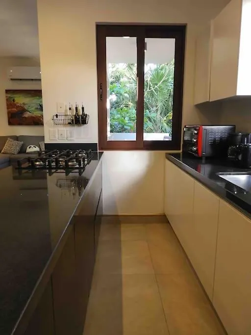 Aku-Chic Newly Furbished Condo Jungle Pool Xetna