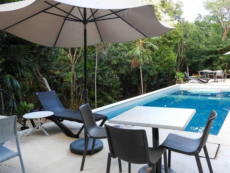 Apartment Aku-Chic Newly Furbished Condo Jungle Pool Xetna